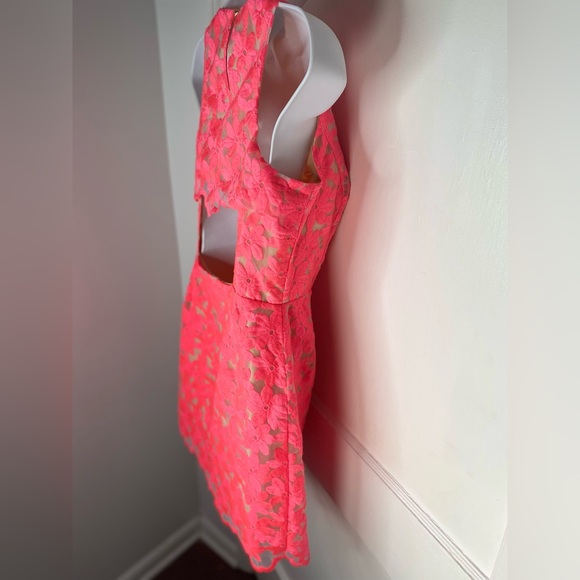 Adelyn Rae NWT Vibrant Hot Pink Floral Mini Lace Dress - Picture 6 of 9
